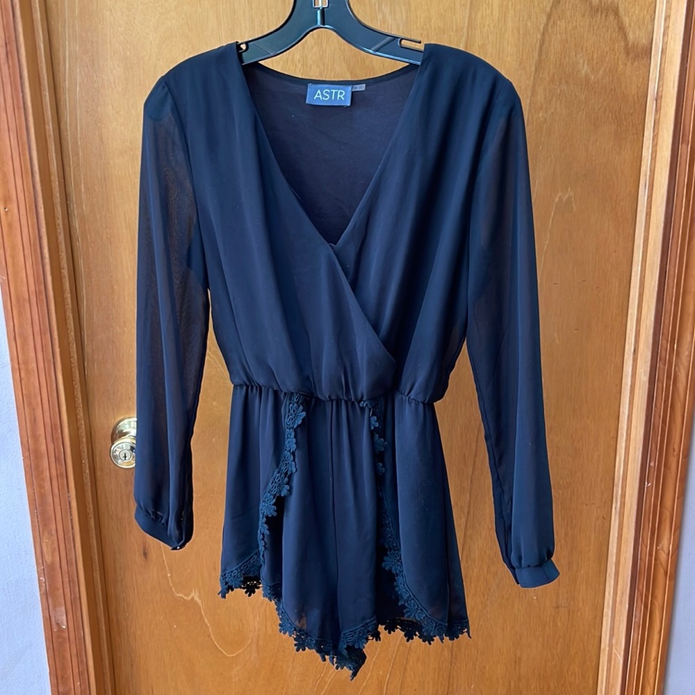 ASTR long sleeve romper. Size XS